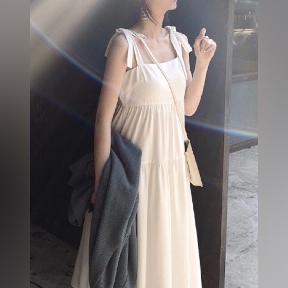 Women’s bow tie shoulder white dress - Picture 2 of 4